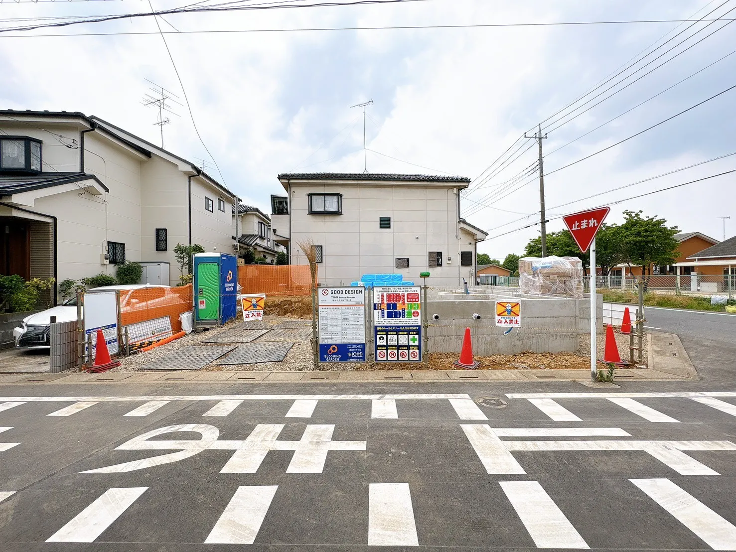 【外観写真】様々な税制優遇が受けられる、長期優良住宅です!永く住み続けられるこだわりの構造と、折上天井やアクセントクロスなどを施した、デザイン性にも配慮しています♪