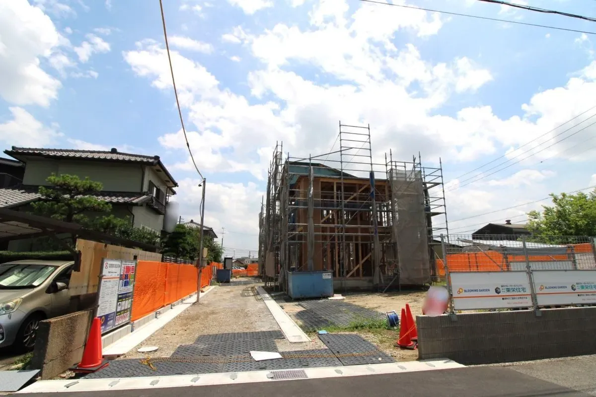 6月29日撮影　北側協定道路(西→東)