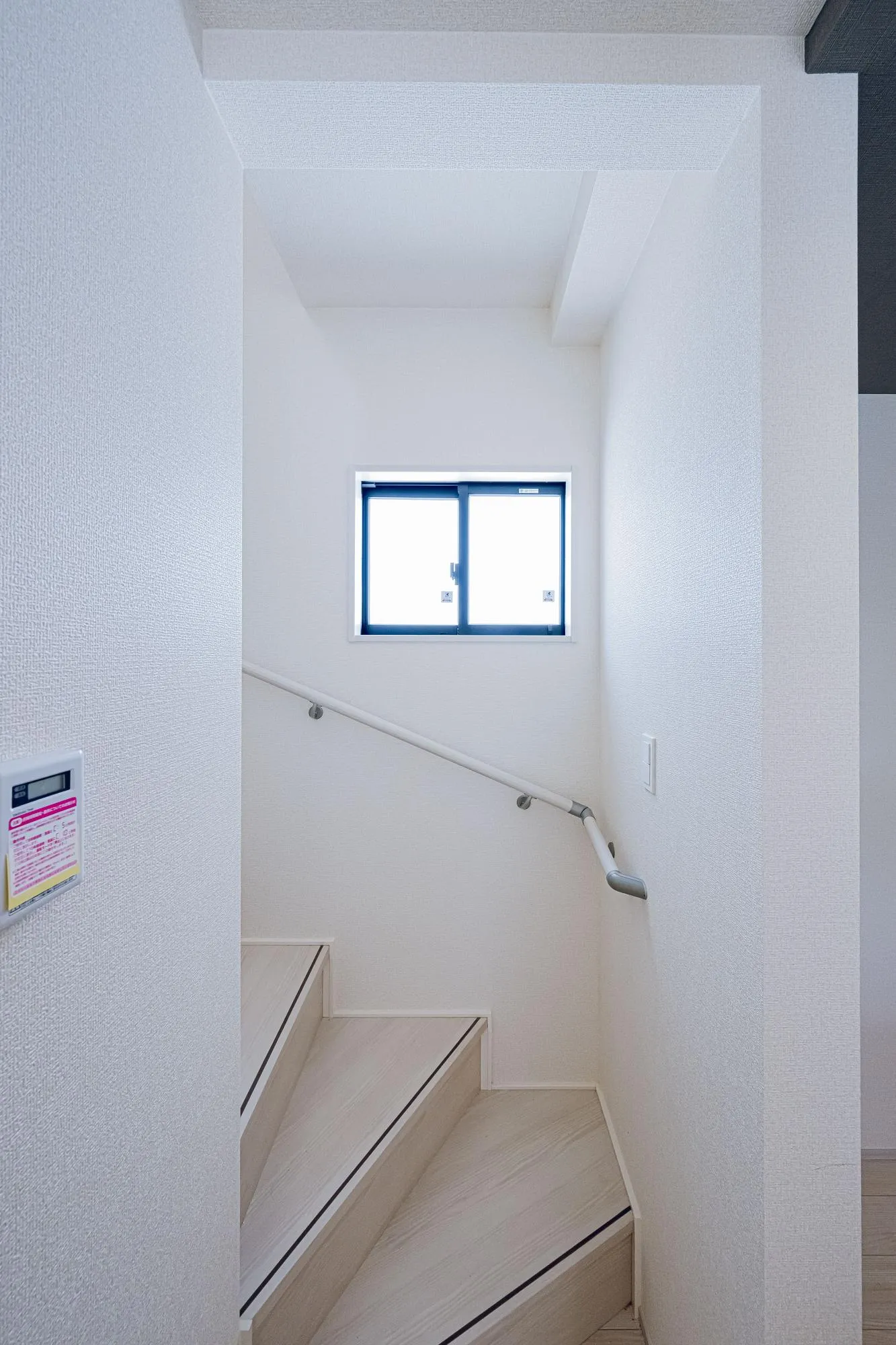 1号棟:明るい階段