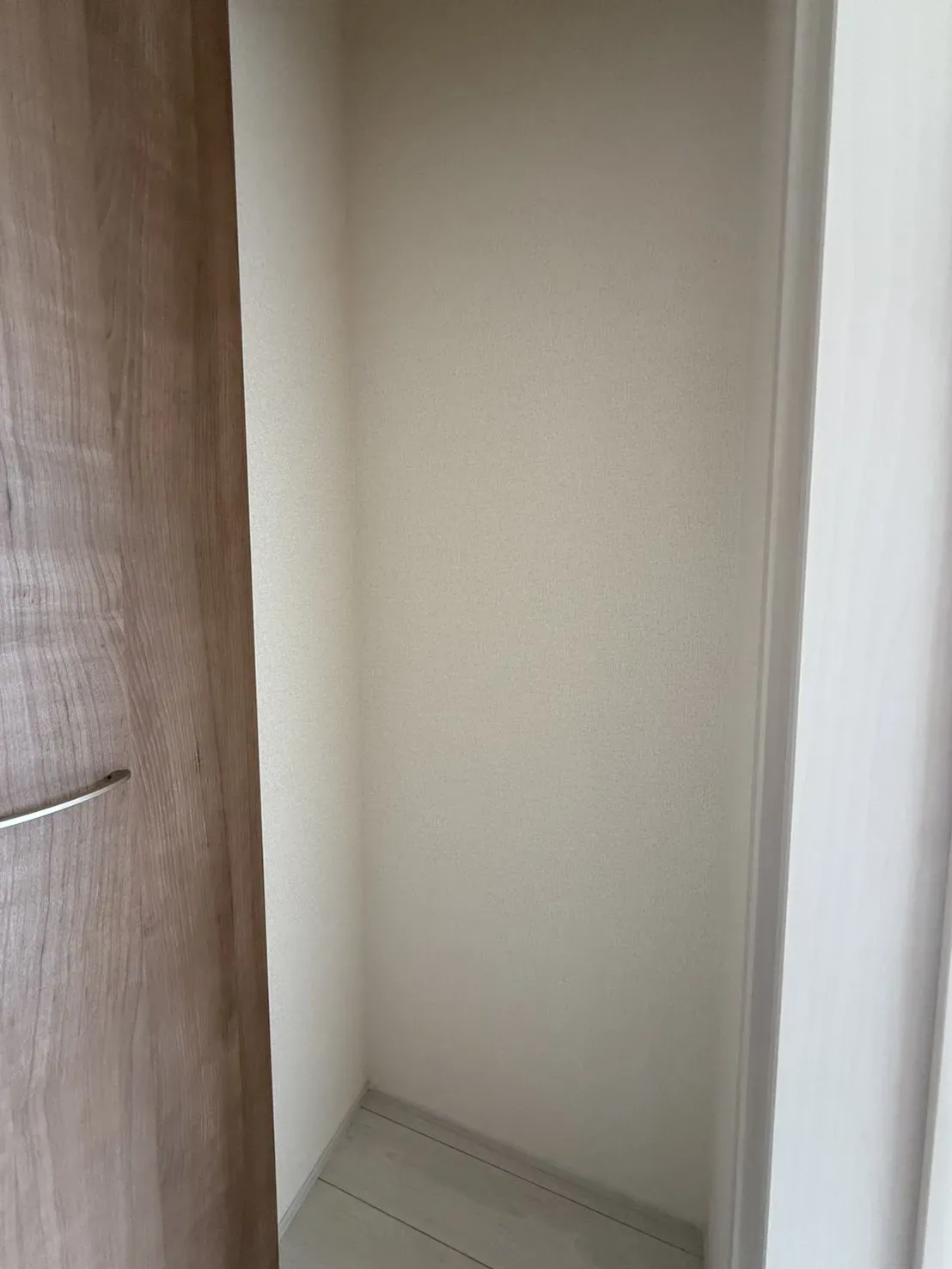 ⑤2階廊下収納