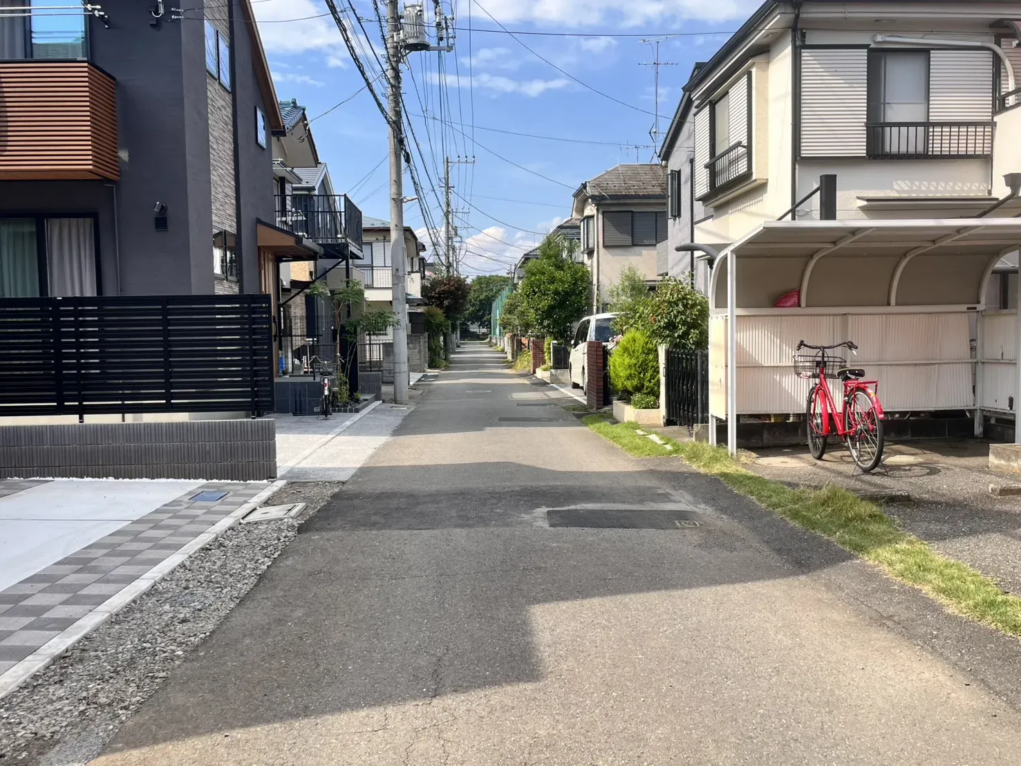 前面道路(2026年6月中旬撮影)
