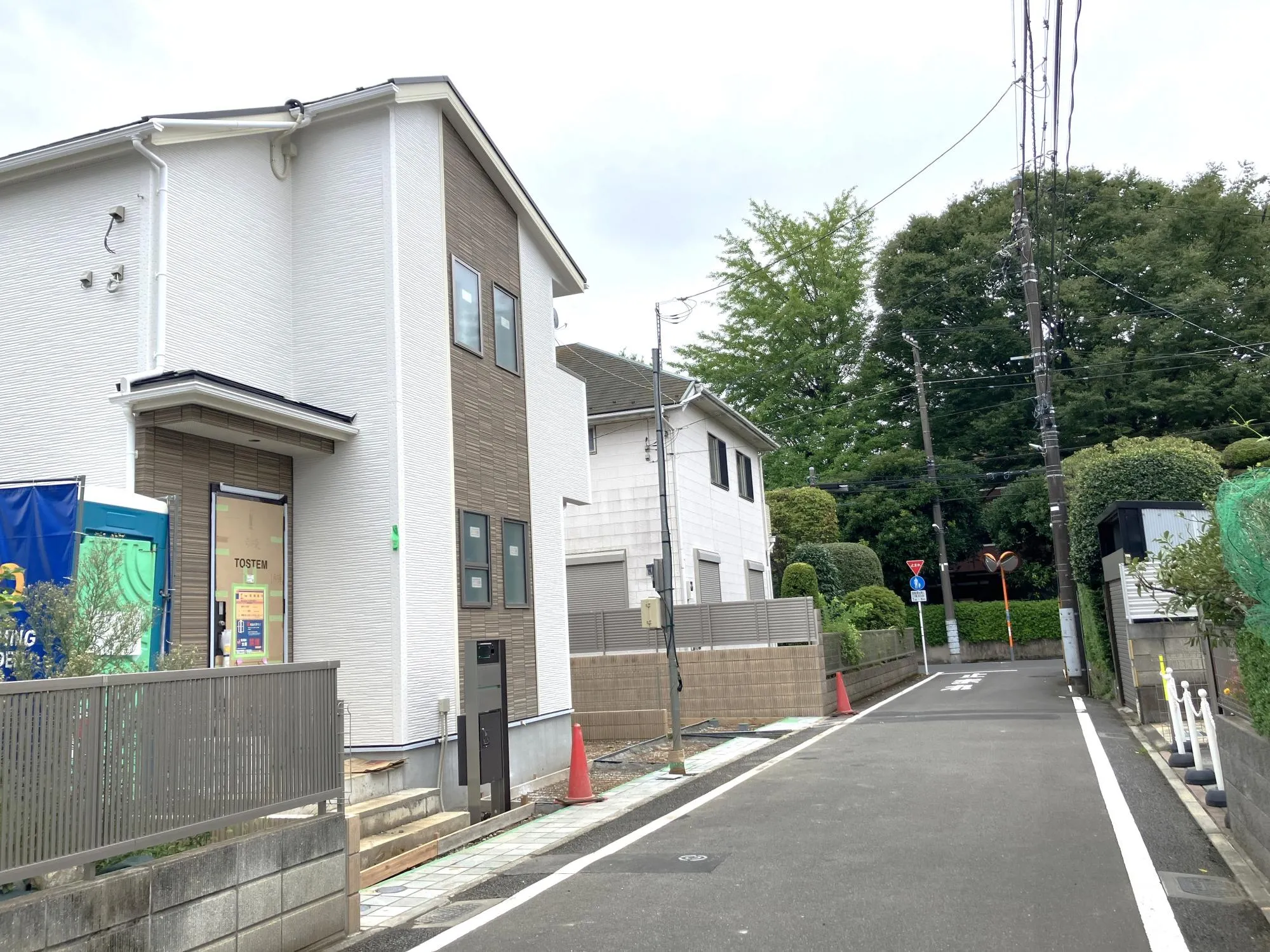 北側道路からみた現地写真