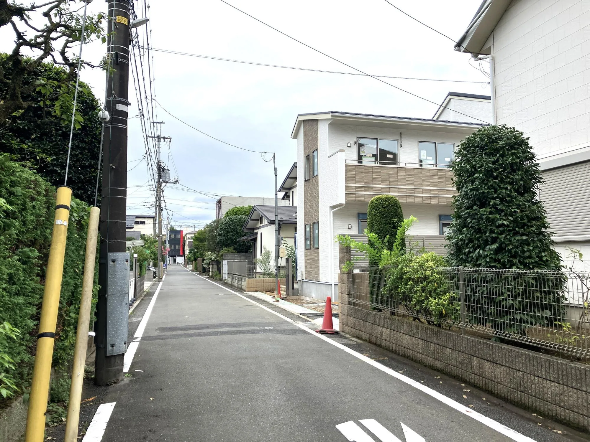 南側道路からみた現地写真