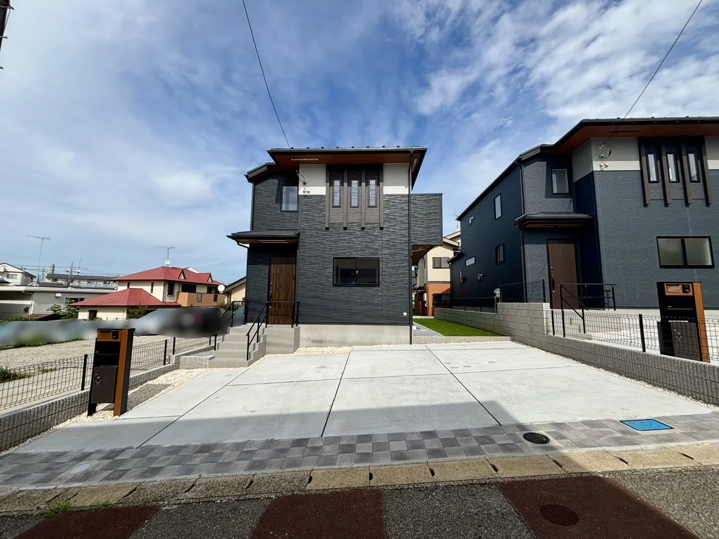1号棟　前面道路含む現地写真