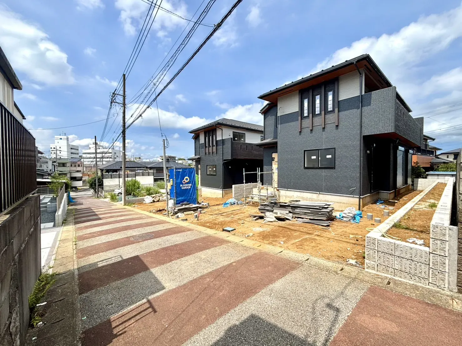 2号棟 前面道路含む現地写真
(7/19撮影)