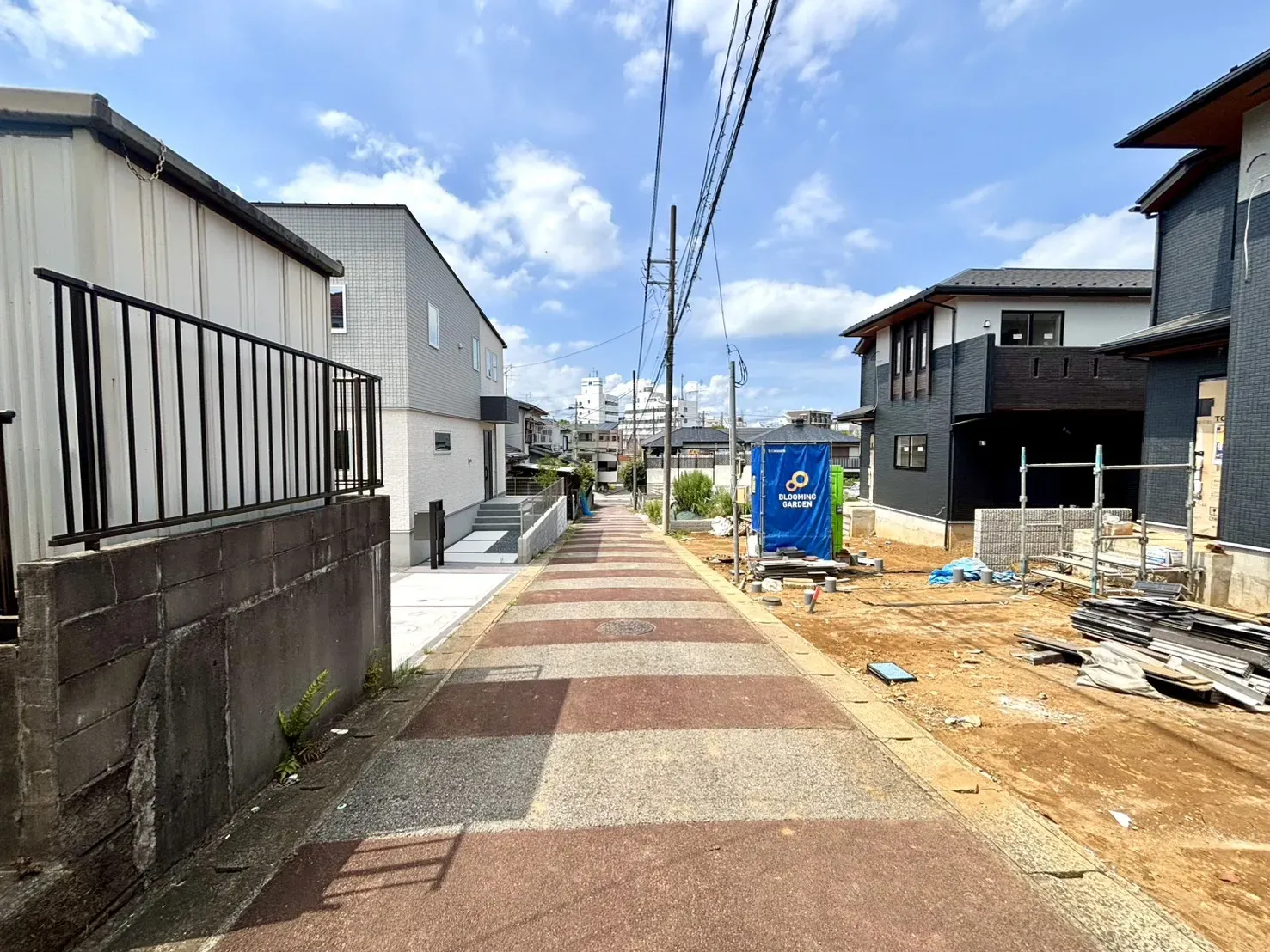 2号棟 前面道路含む現地写真
(7/19撮影)