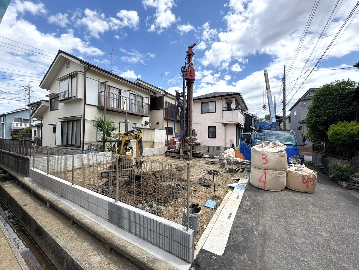 【外観写真】小学校徒歩11分・中学校徒歩8分。子育て世帯にも暮らしやすい住環境です。ぜひ周辺環境とあわせて現地をご見学ください。