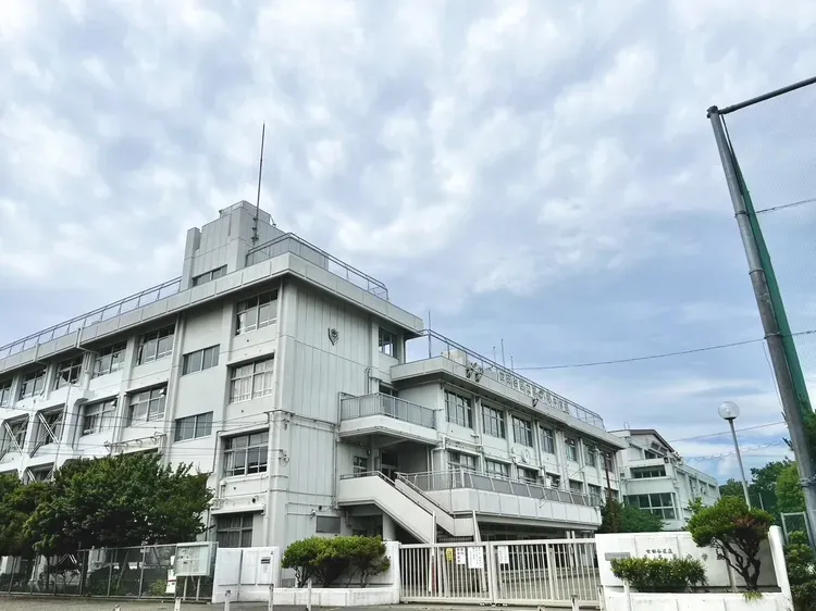 世田谷区立喜多見中学校
