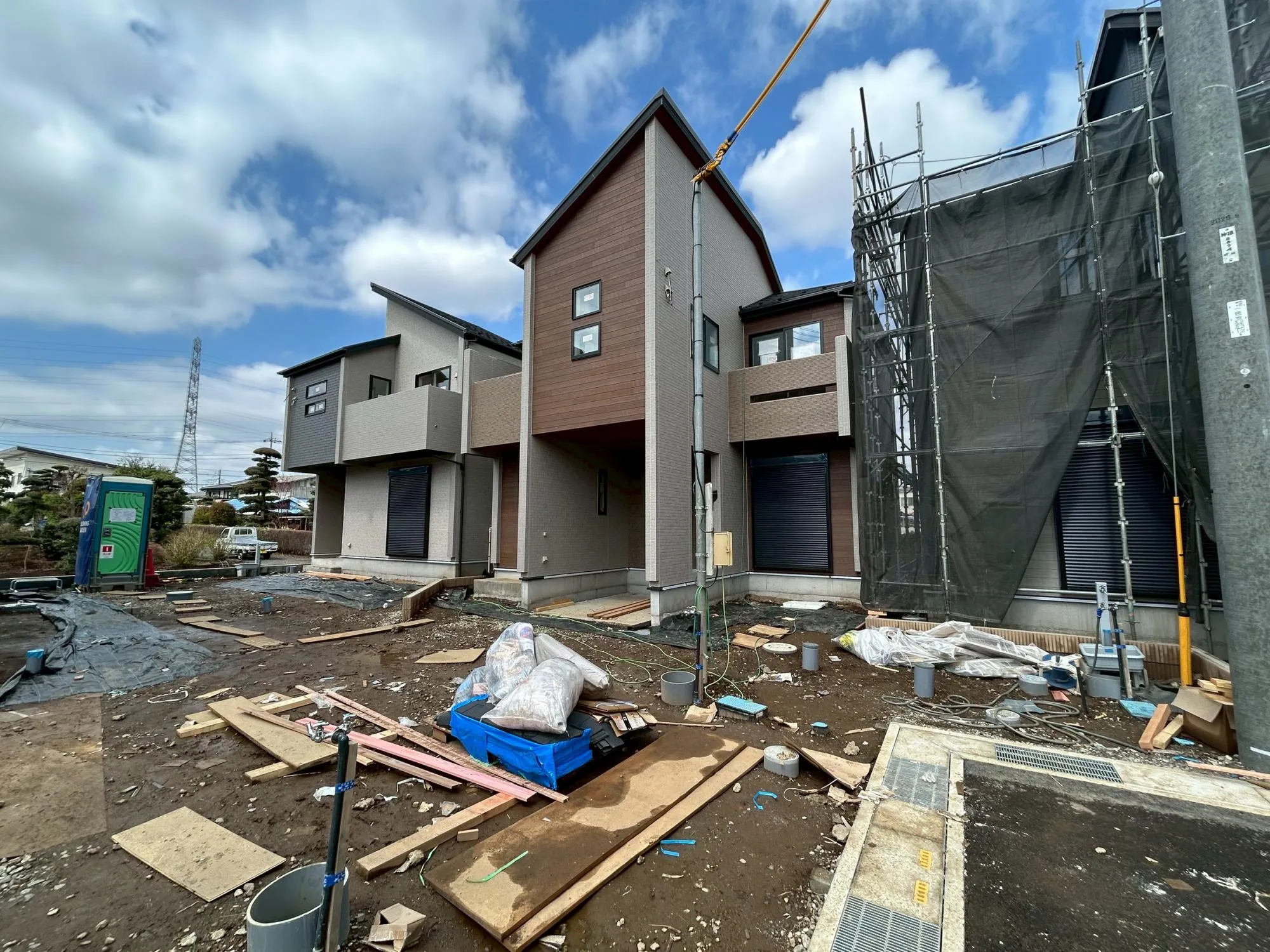 【4.5号棟】足場ばれました