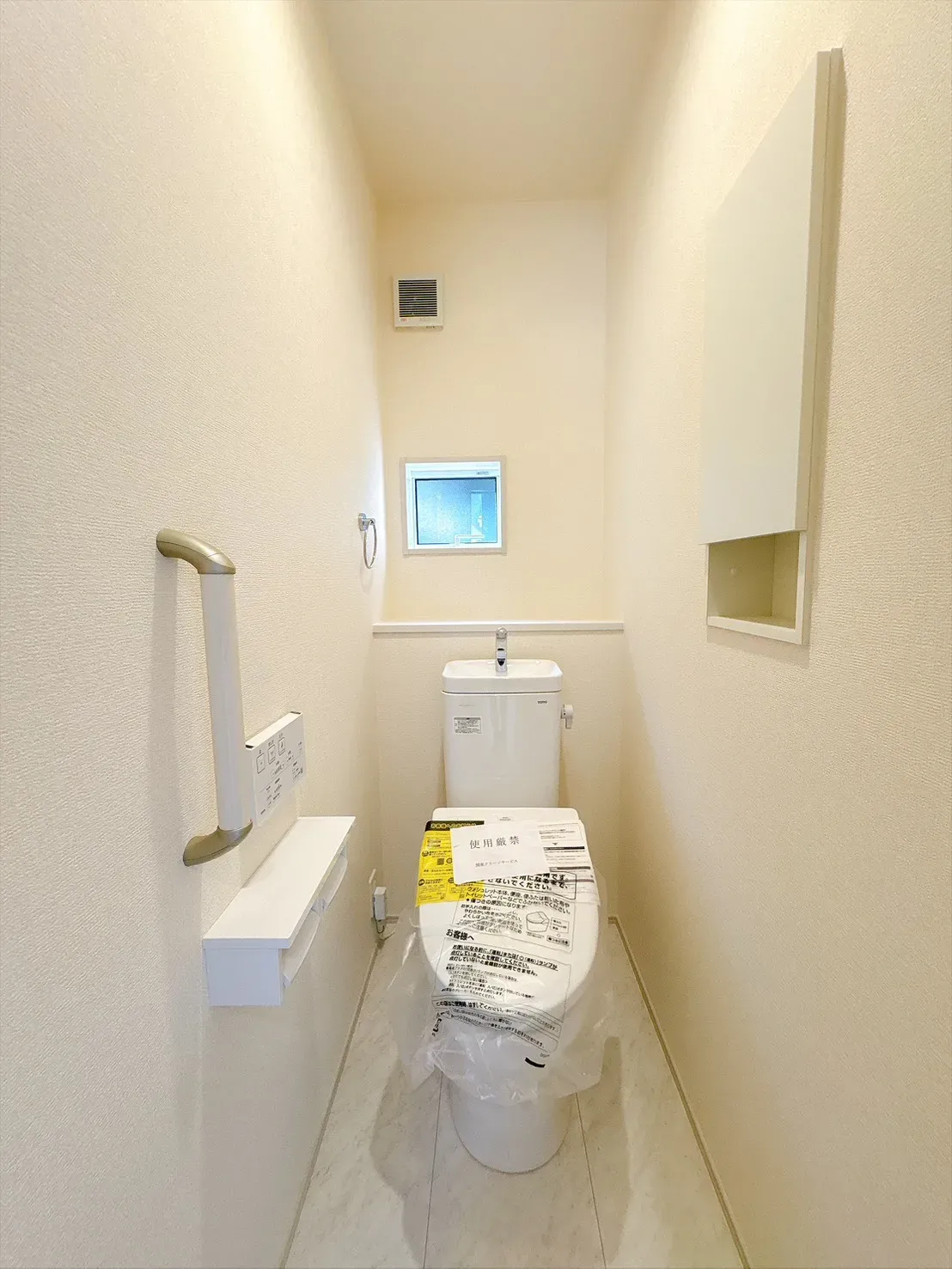 【トイレ】1階・2階の2ヶ所にトイレを設置。朝の忙しい時間帯もご家族それぞれが快適に利用でき、ゆとりある暮らしをサポートします。