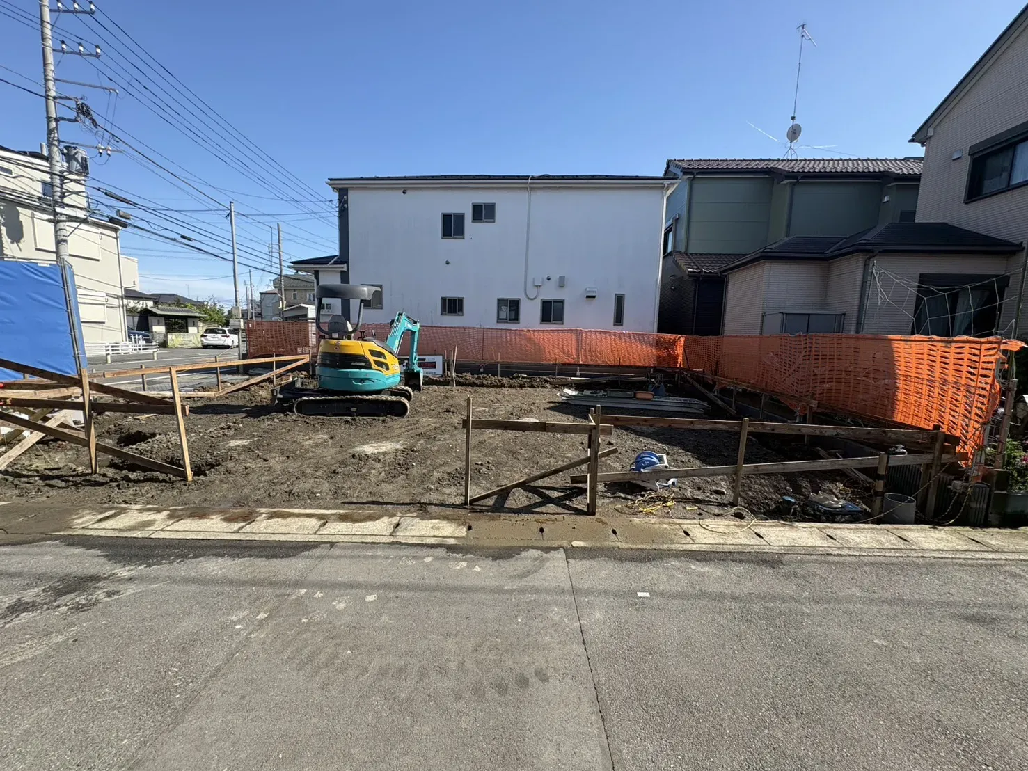 開放感のある現地。
角地の為、開放感があります。