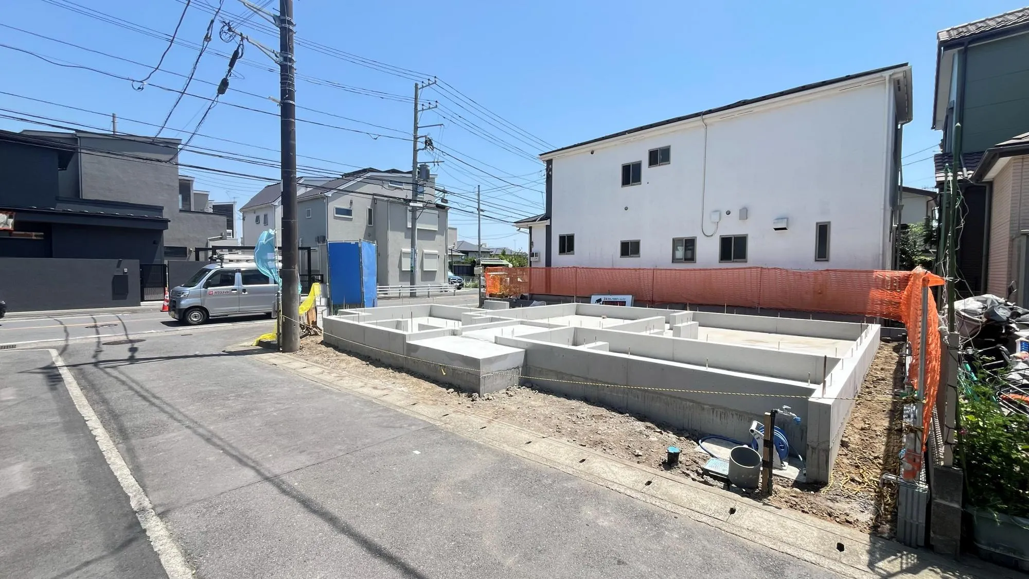 角地になっており開放感がございます。角地にあるため風通しの良い物件となっております。