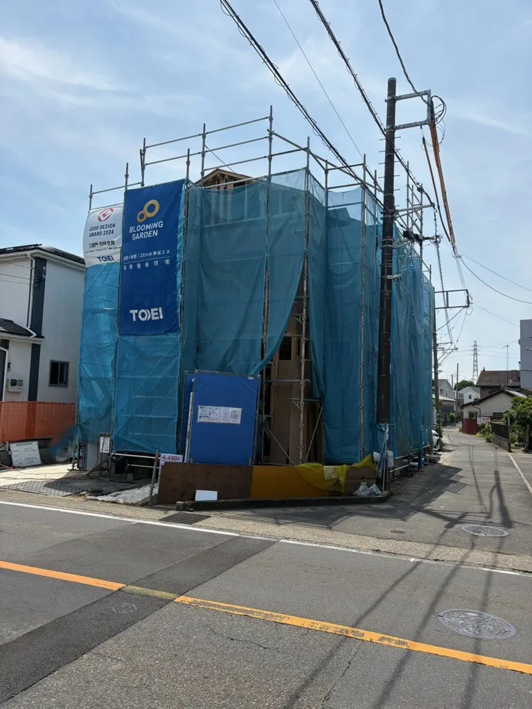 当社売主!
上棟致しました♪
完成物件で仕様等のご案内も可能です。お気軽にご相談ください!