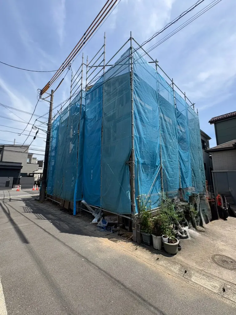 LDK20帖の広々としたLDKに上部吹抜を採用しており、開放感の感じられる物件が完成いたします。