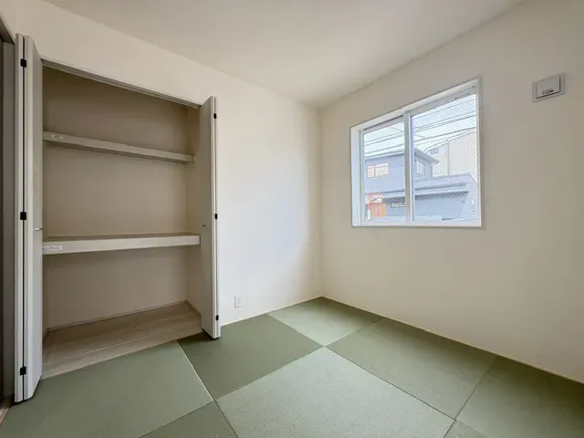 落ち着きのある和室は、ちょっとした休憩や客間として使用が出来ます。