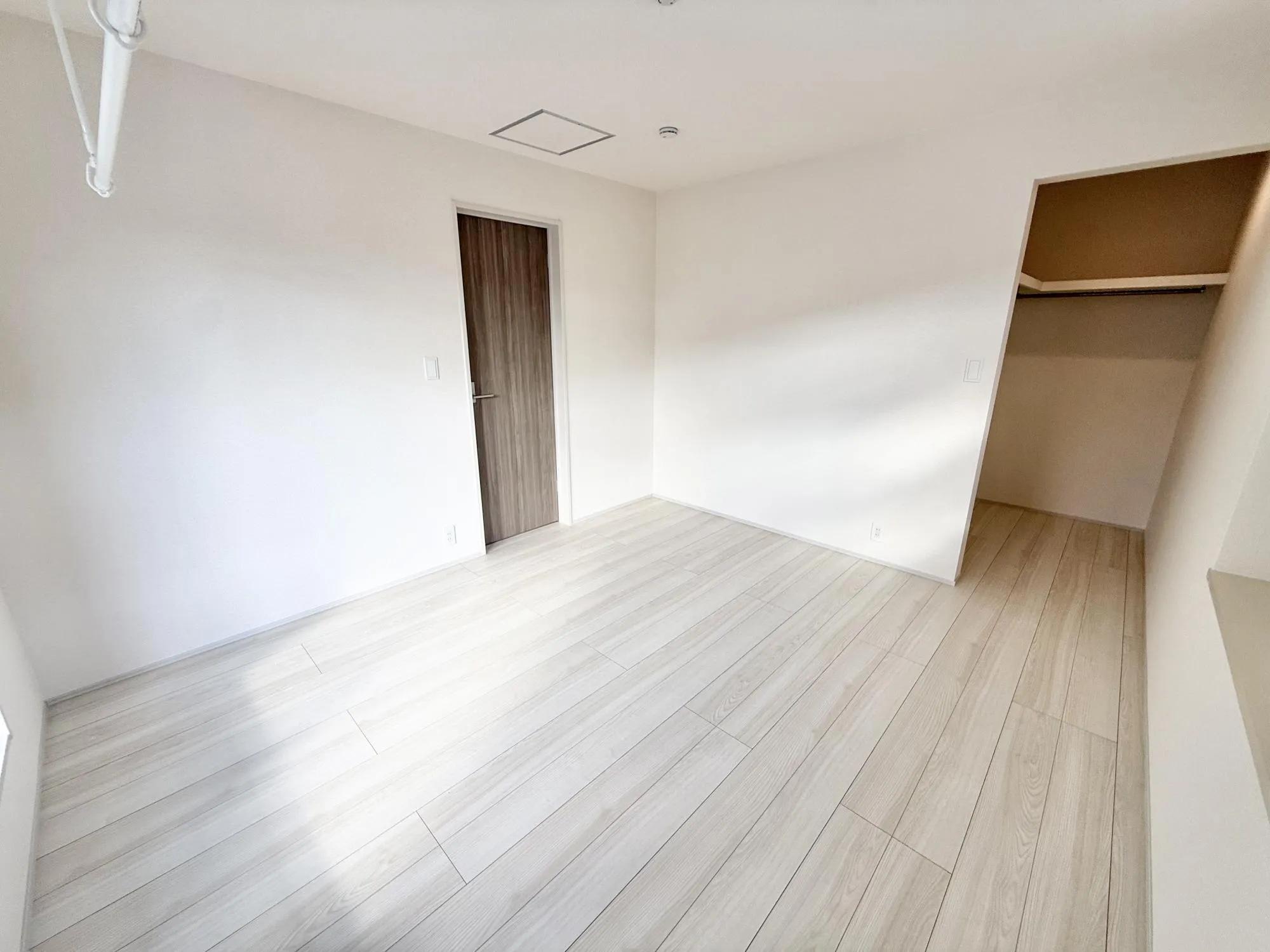 洋室A 7.21帖
