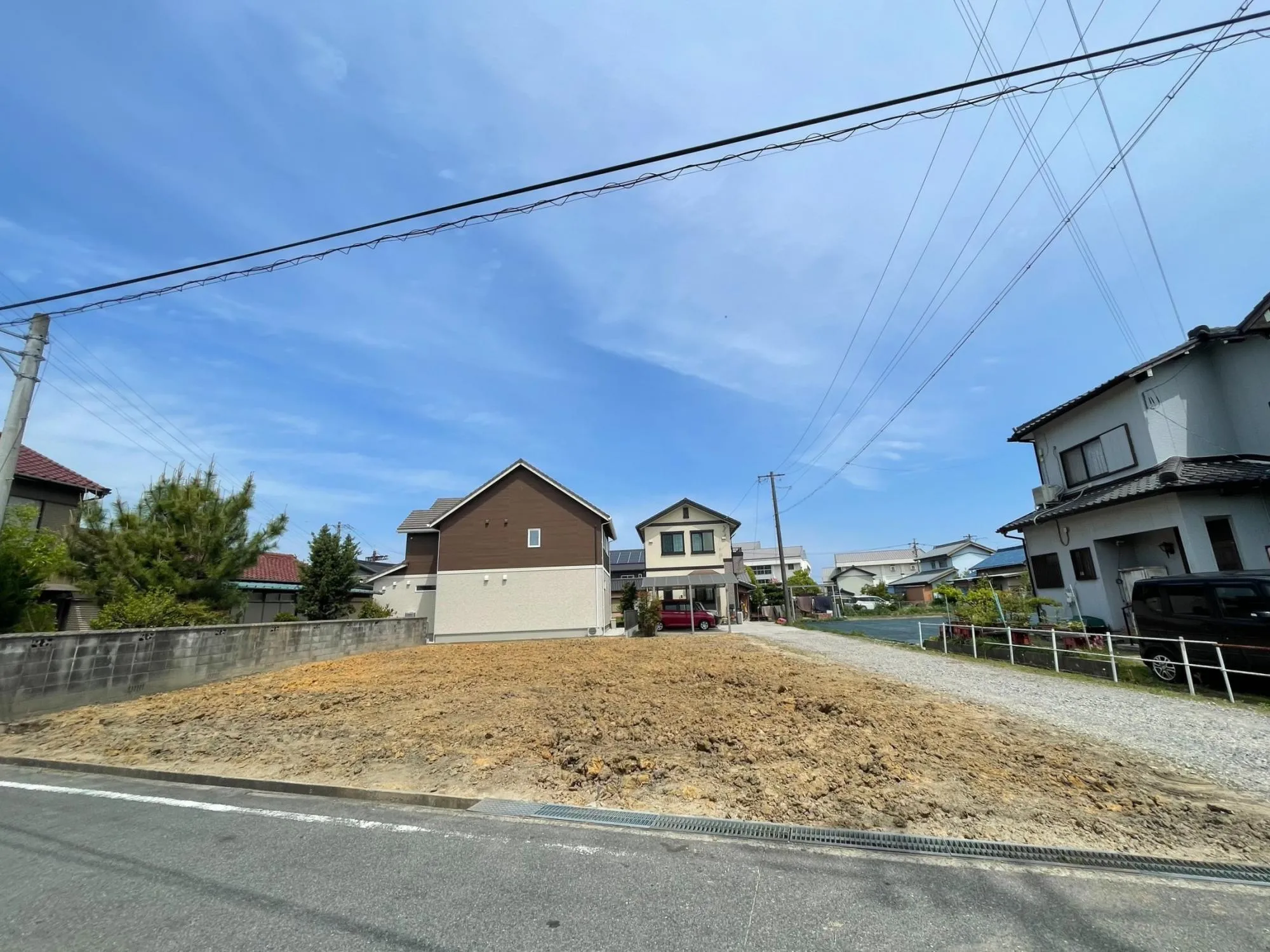 知多郡東浦町大字石浜の「ブルーミングガーデン 知多郡東浦町石浜中