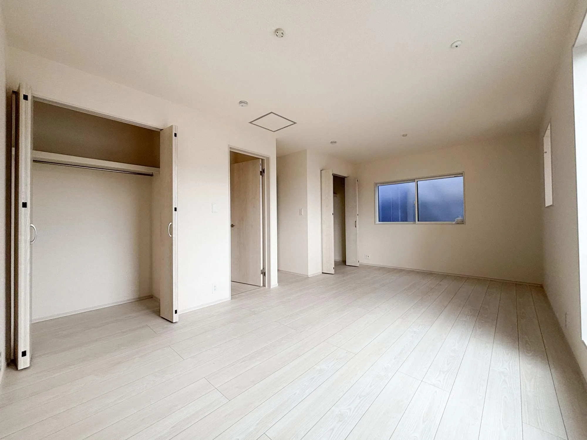 2号棟 洋室10.5帖(2部屋に分割可能)