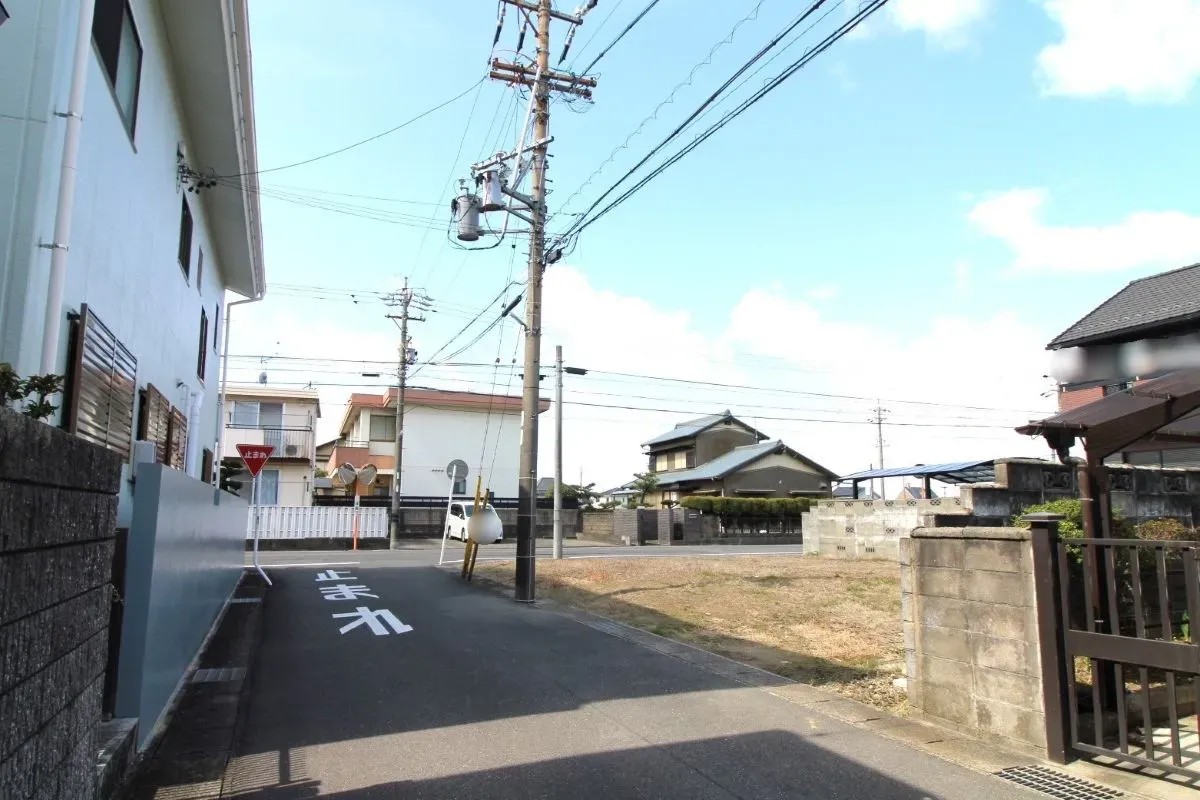 3月8日撮影　南側道路(東→西)