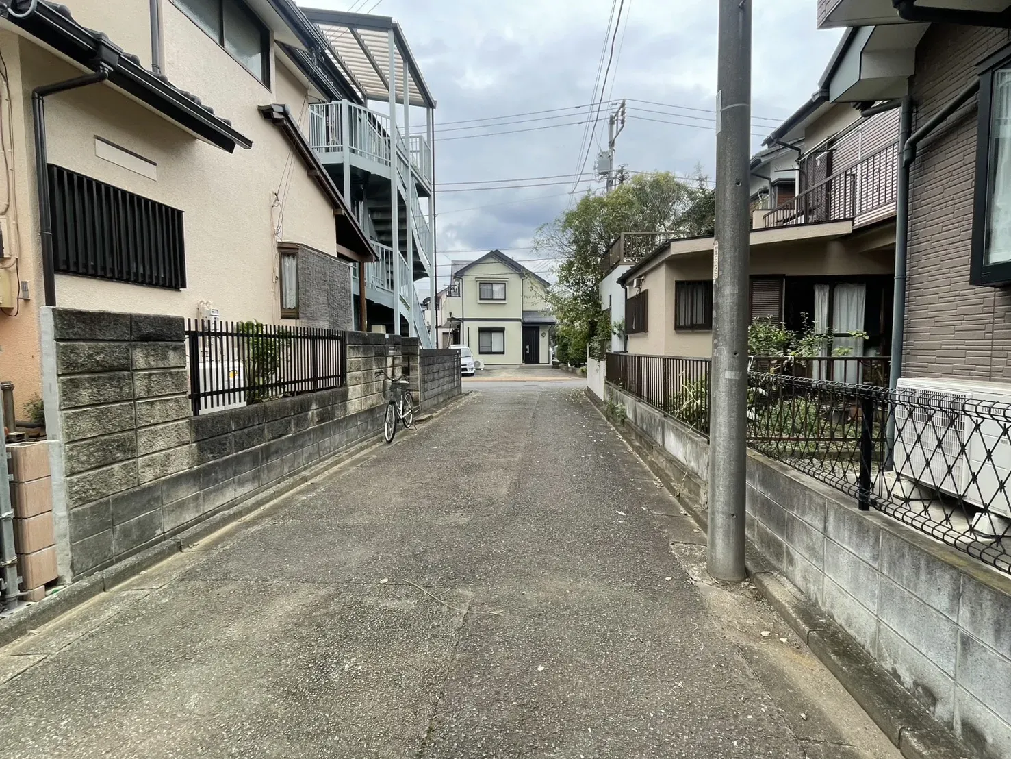 前面道路(2026年10月撮影)