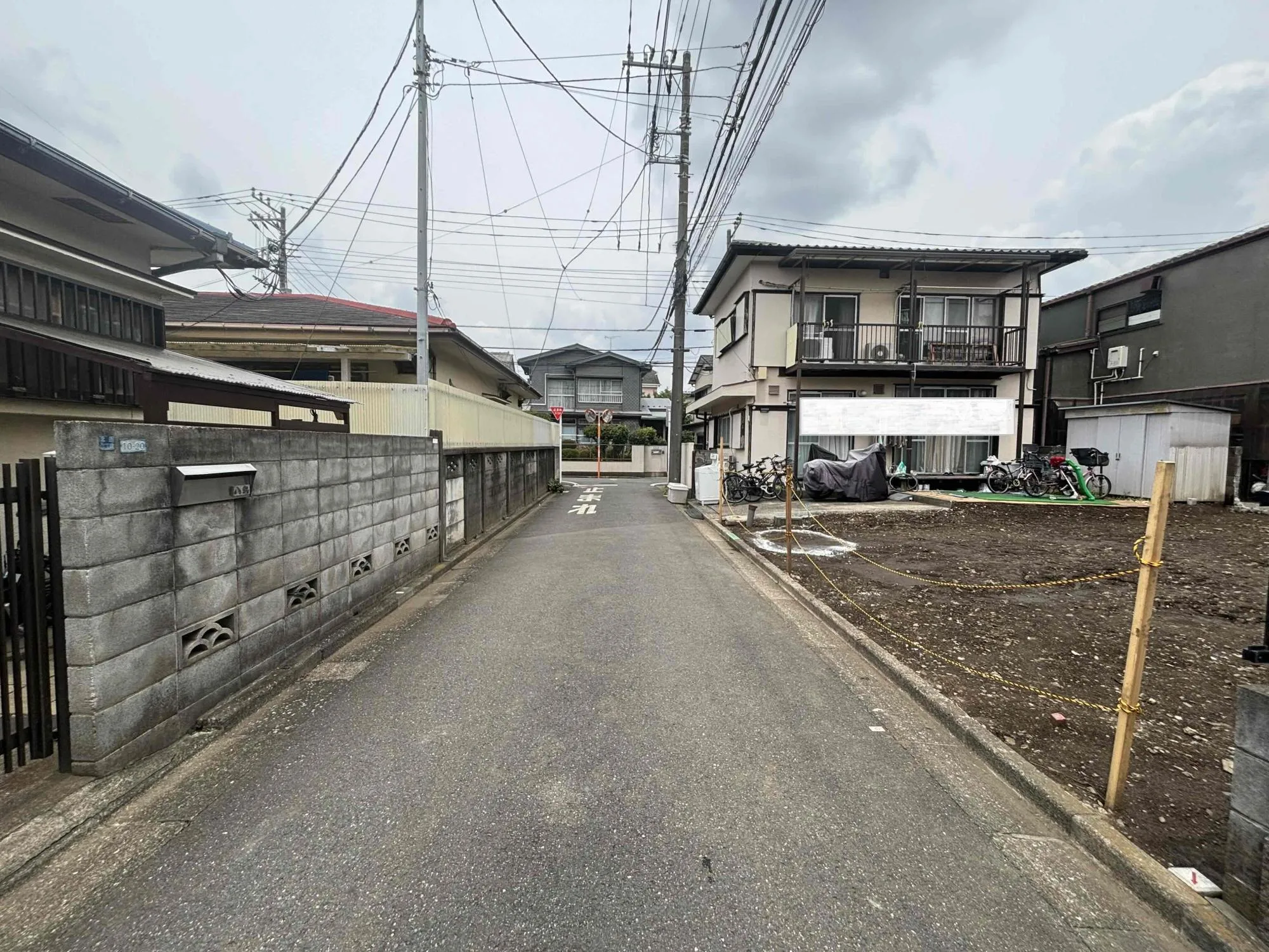 前面道路①(2026年6月14日撮影)