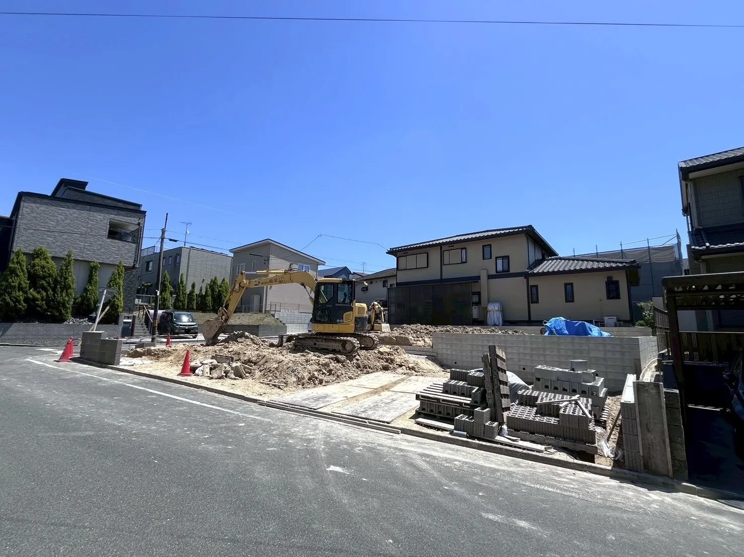 販売現地