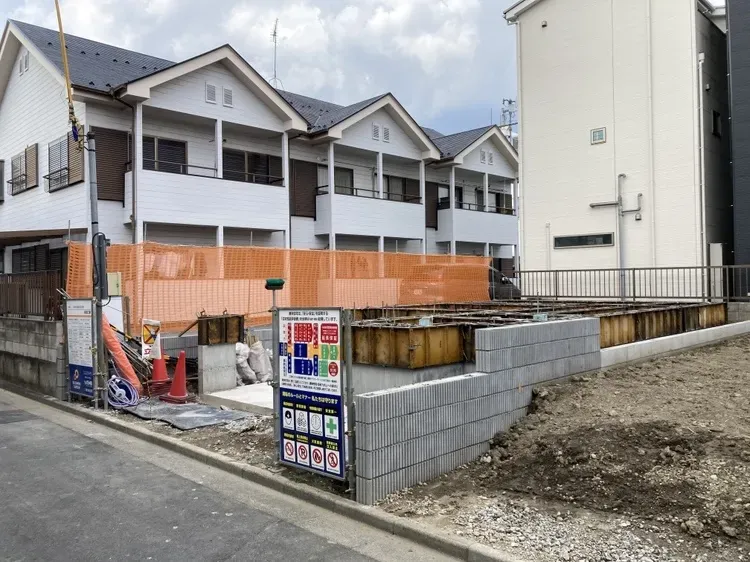 現在工事が進行中の新築物件です!これから形になっていく住まいにワクワクしますね☆							
