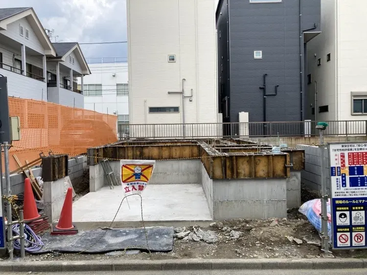 完成が待ち遠しい建築中の新築住宅です!新しい暮らしのイメージが広がります☆							
