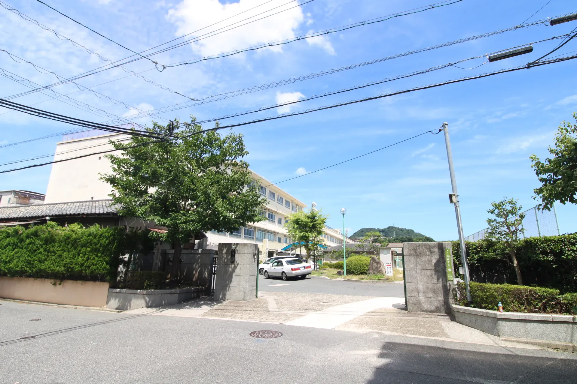 翠町中学校