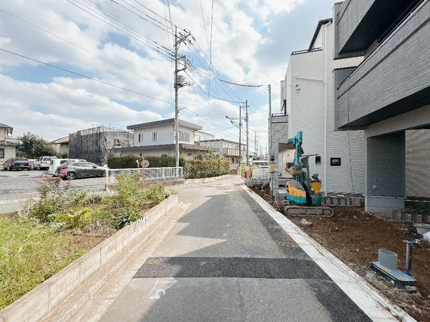 【外観写真】ウォークインクローゼットや全居室収納を備えた、収納力豊富な住まい。お部屋をすっきり保てます。