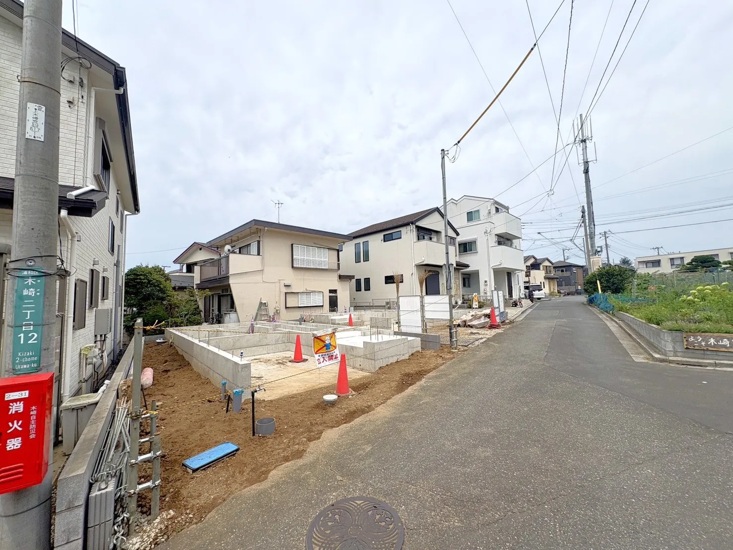 【外観写真】LDKはゆとりある空間設計。ポップアップ天井を採用し、デザイン性と開放感を両立した住まいです。