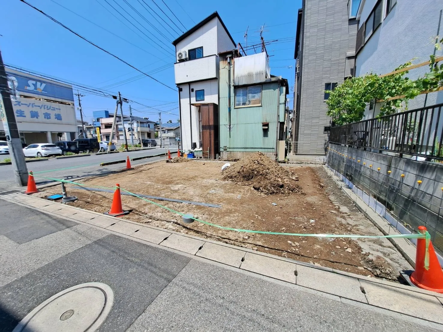 建築前の更地の様子です!これからどんなお家が完成するのかワクワクします☆	

