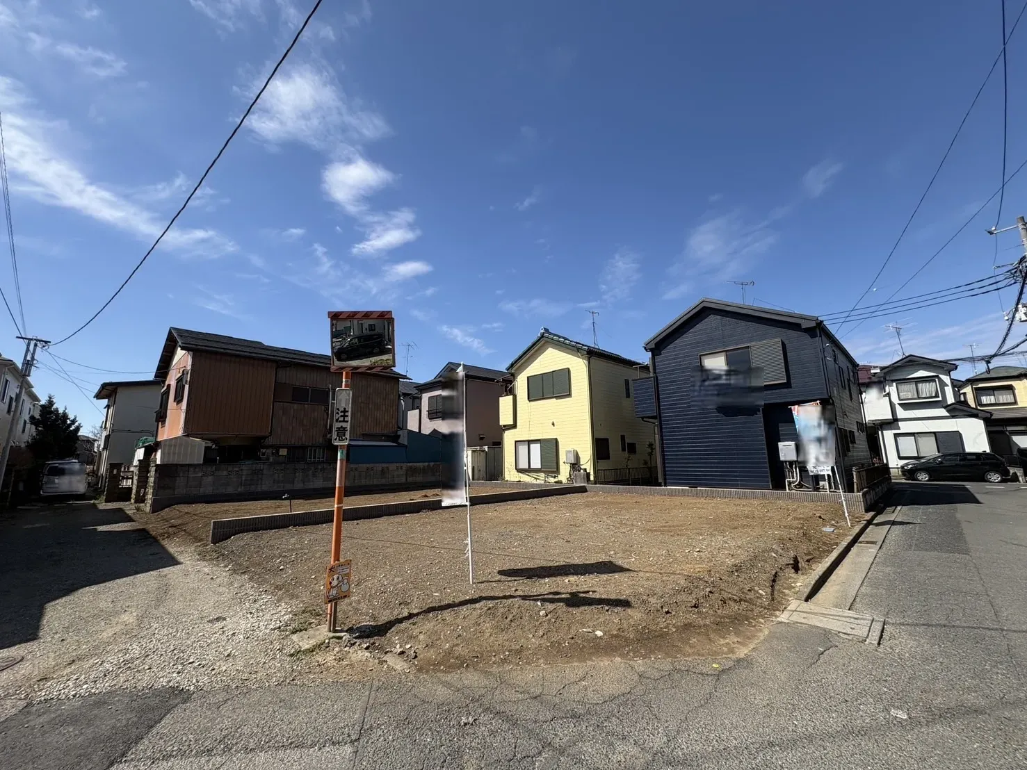 【外観写真】小学校まで徒歩8分。幼稚園や保育園も徒歩9分圏内に揃うため、子育て世帯にも安心な住環境です◎ぜひ、周辺環境とあわせて現地をご見学ください。