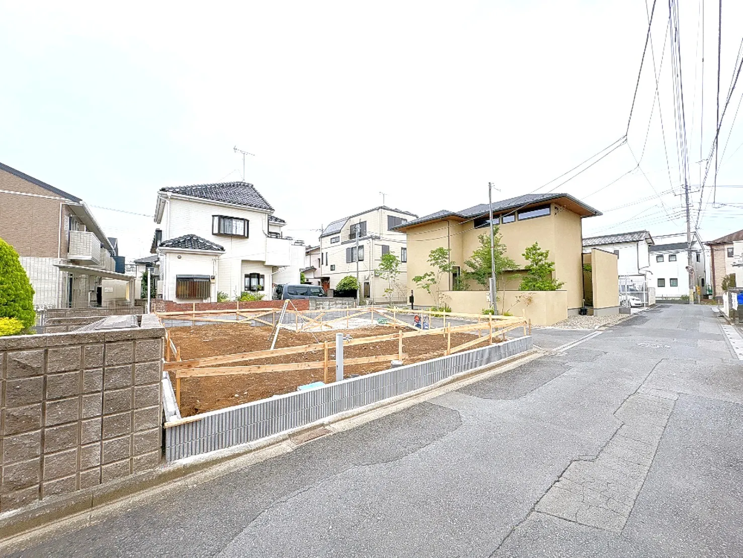 【外観写真】JR高崎線「桶川」駅まで徒歩12分。無理のない距離で通勤・通学もスムーズに行え、駅周辺の商業施設も気軽に利用可能。利便性と静かな住環境を両立した、暮らしやすい立地です。