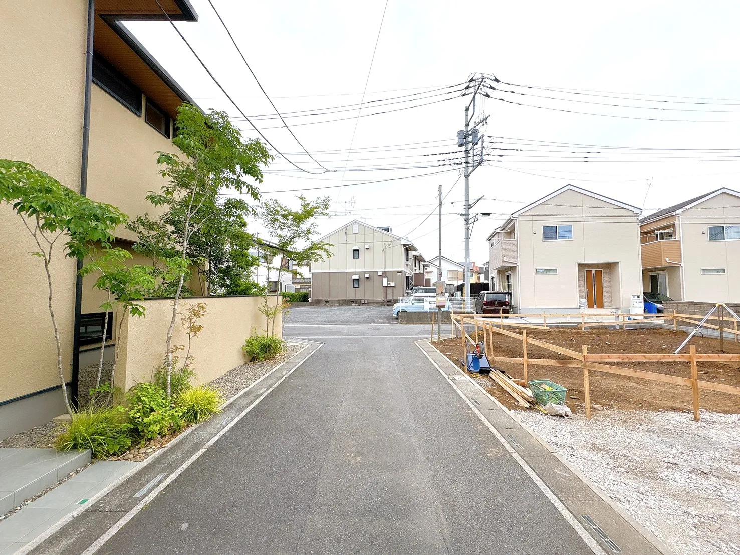 【外観写真】長期優良住宅のため各種税制優遇も受けられます。耐震性など構造面にも配慮し、折上天井やアクセントクロスなどの工夫も取り入れた、長く安心して暮らせる住まいです。