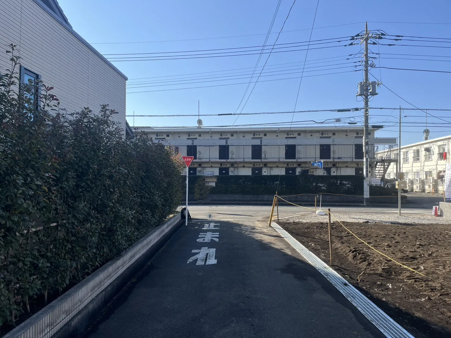 東側道路