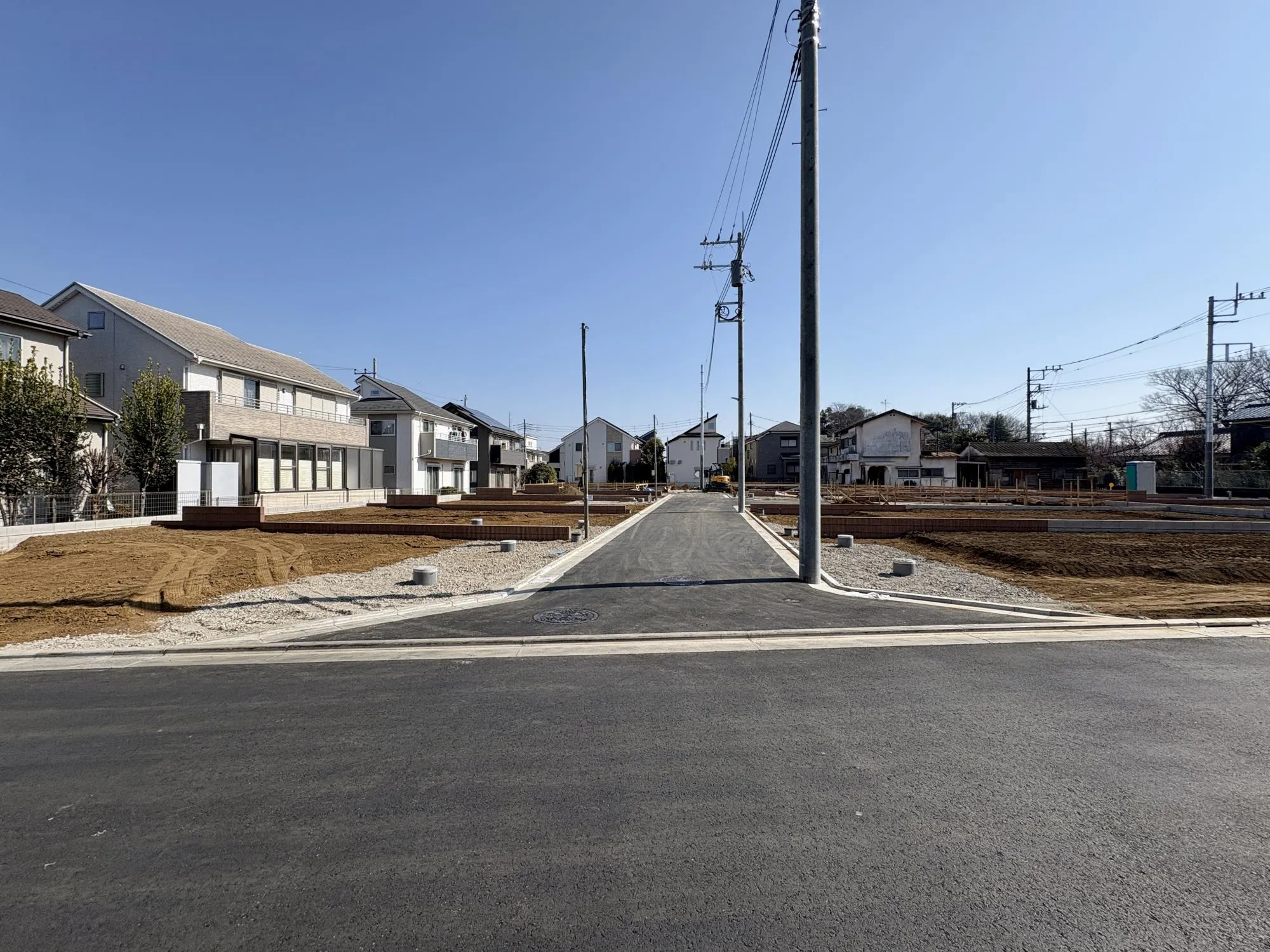 【前面道路含む現地写真】