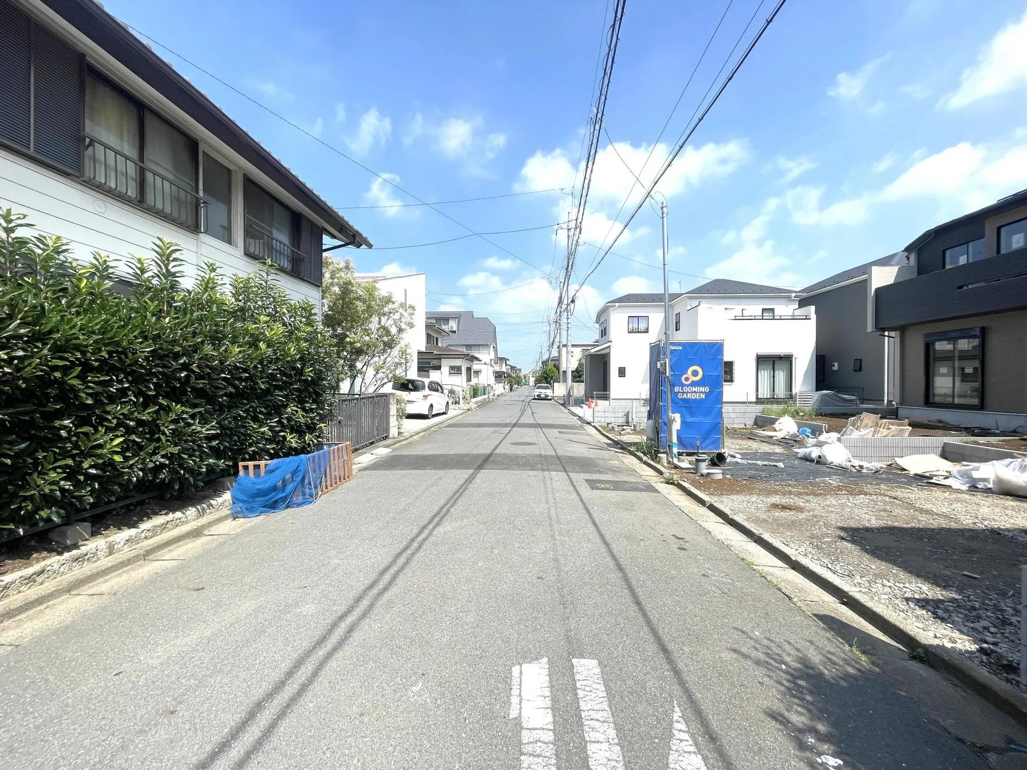 【外観写真】室内物干や対面式キッチンを備え、日々の家事動線にも配慮された住まいです。