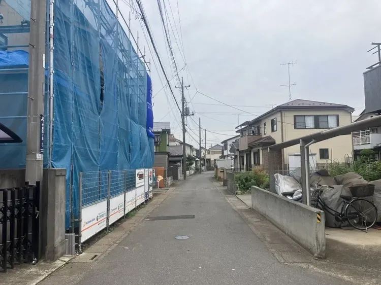 前面道路がしっかり確保されているため、お車の出入りもラクラクです☆