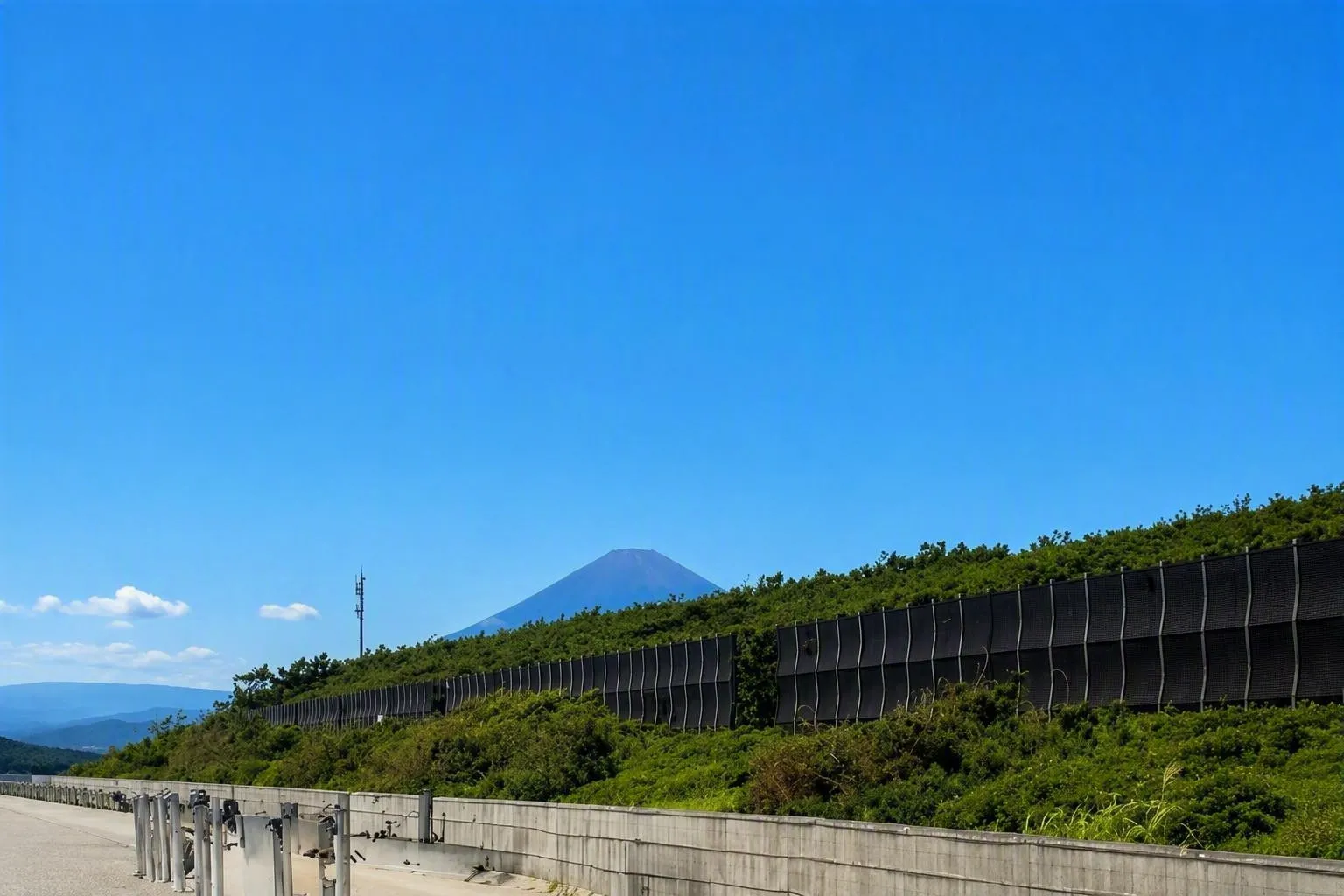 菱沼海岸から、富士山が見えました!