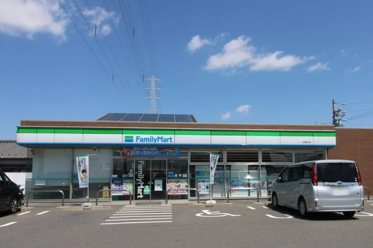 ファミリーマート一宮浅井店