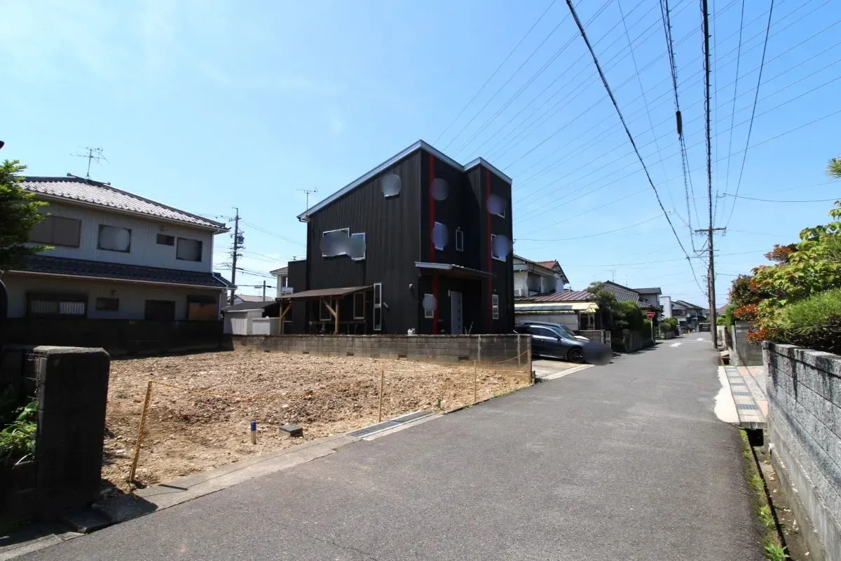 5月2日撮影　北側前面道路(東→西)