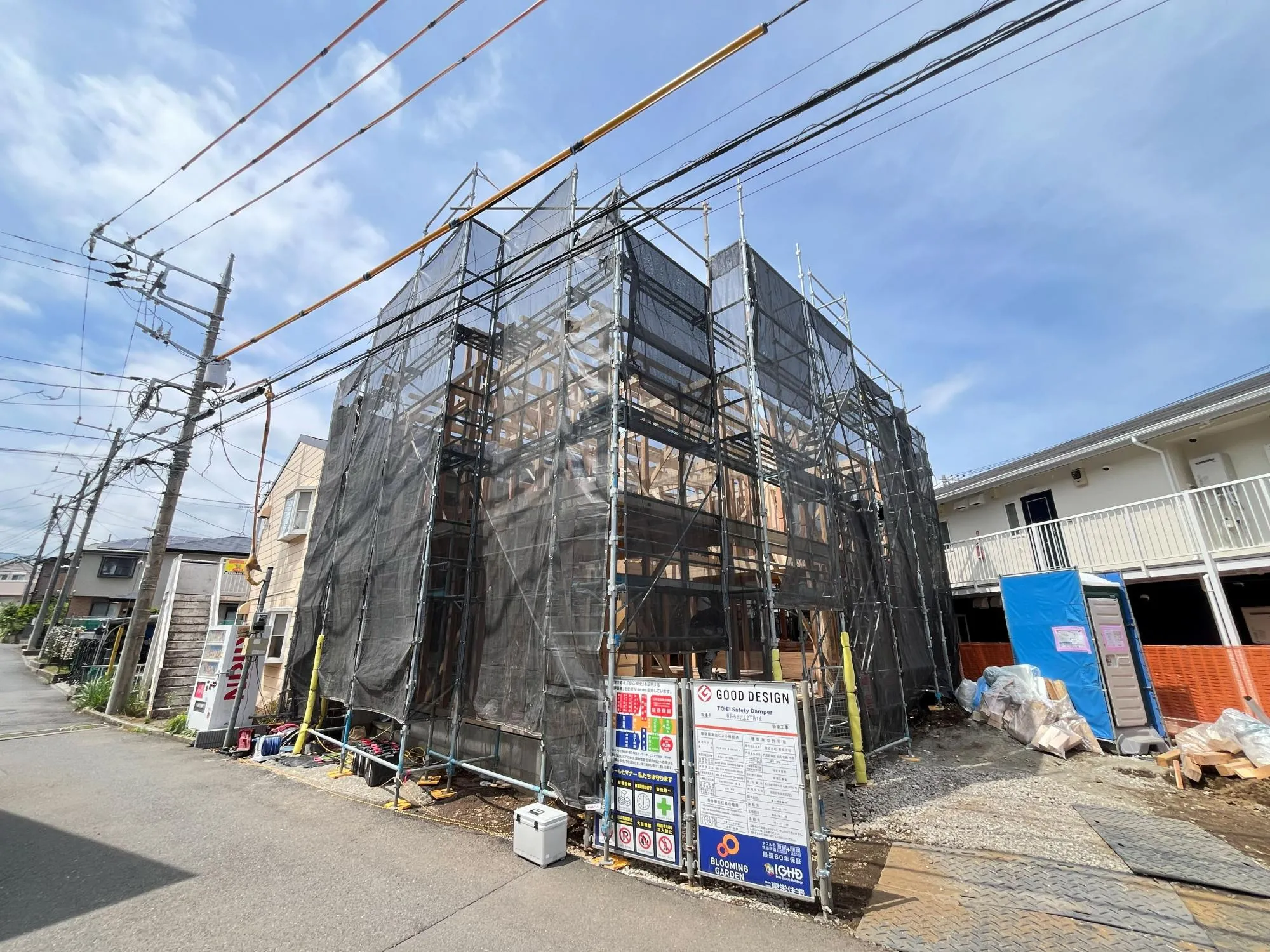 閑静な住宅街に佇む物件です。