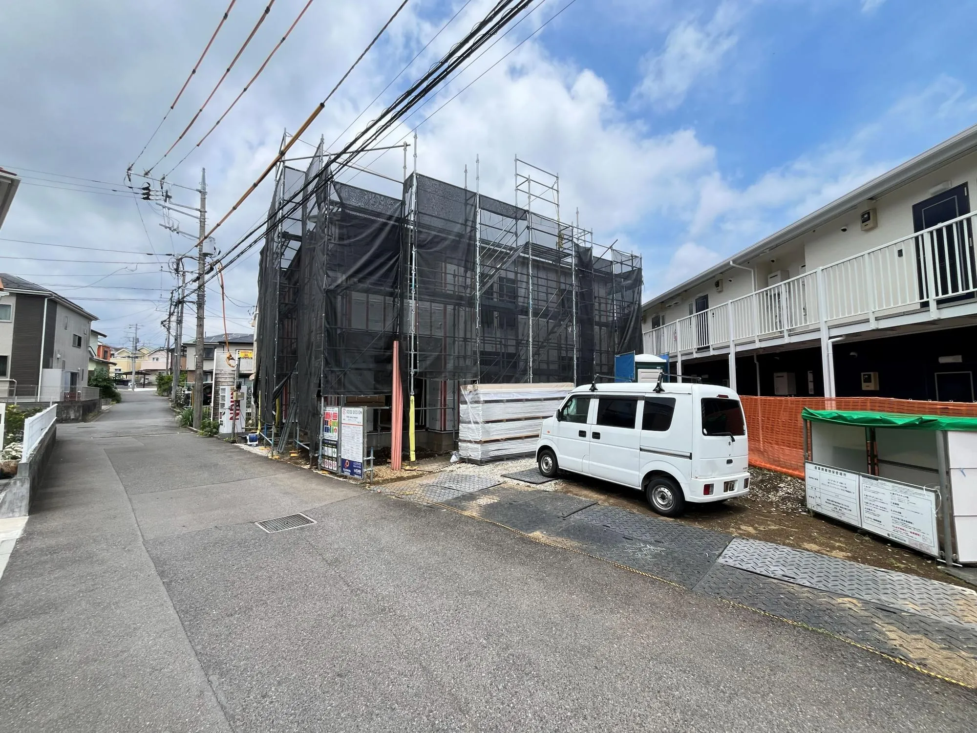 敷地面積195.22㎡あり広々した敷地となっております。周辺には教育施設が充実しておりますので小さなお子様のいるご家庭にもおススメの物件となっております。