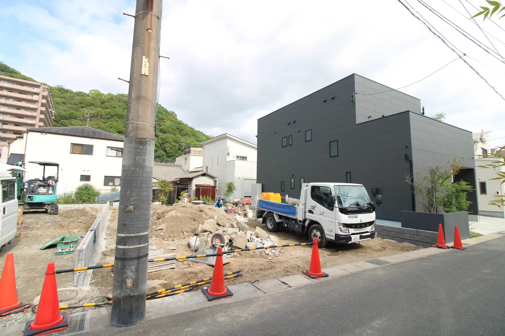 前面道路っから見た宅地