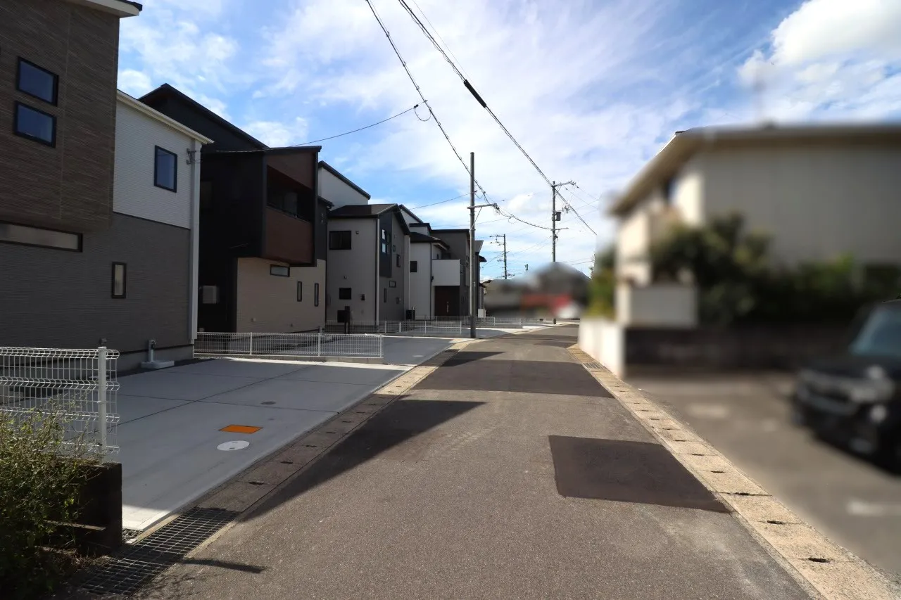 【現地写真:手前から5~1号棟】