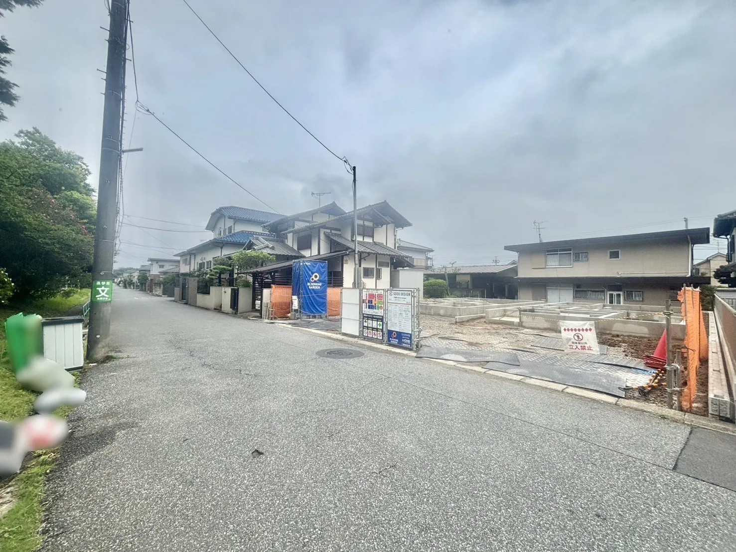 1号棟 前面道路含む現地写真