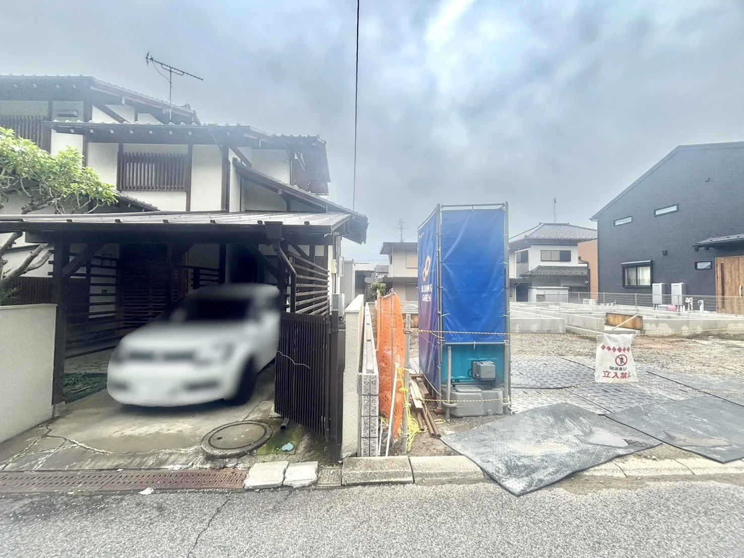 2号棟 前面道路含む現地写真