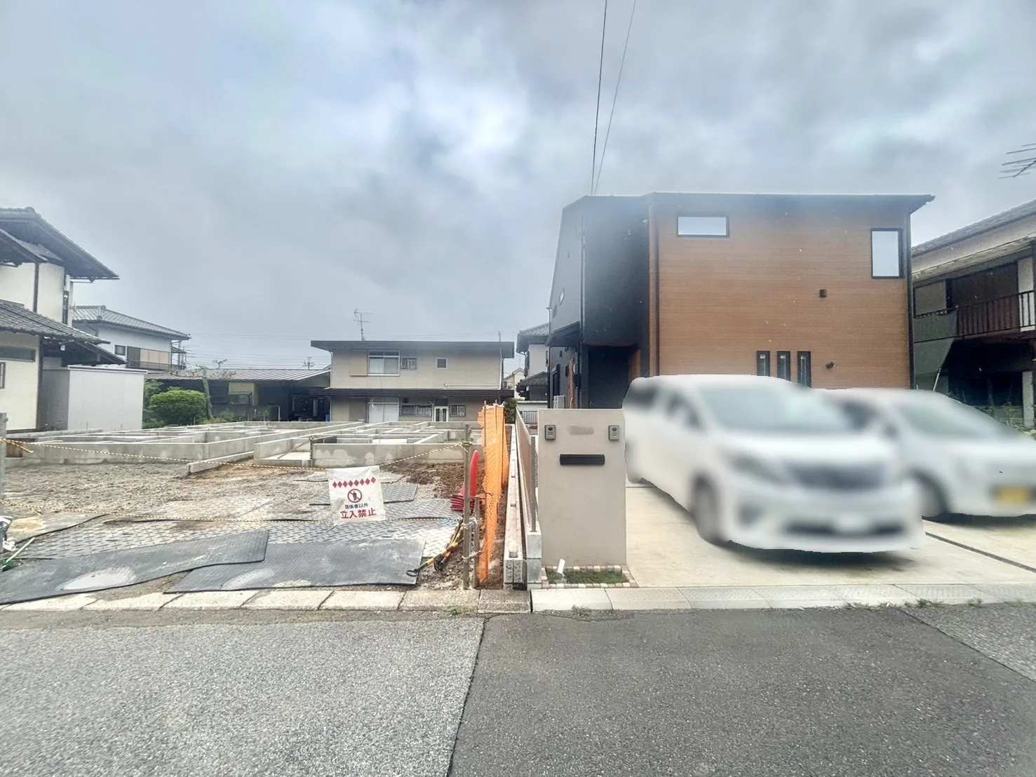 1号棟 前面道路含む現地写真