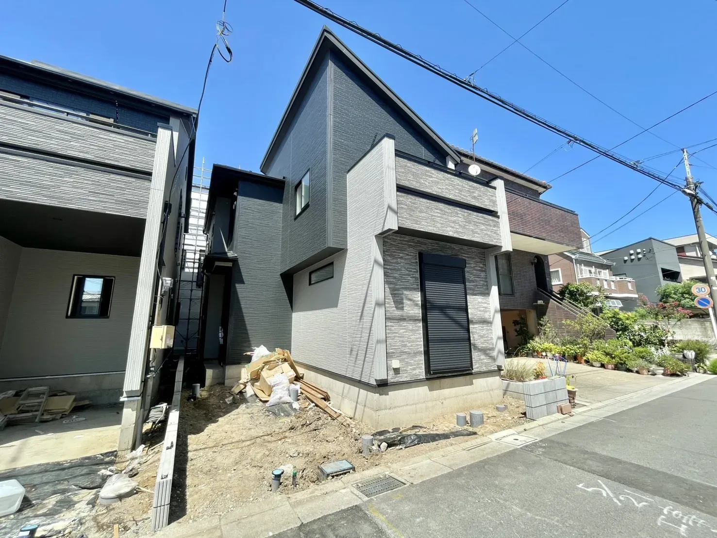 ≪1号棟≫外観写真 8.8現在